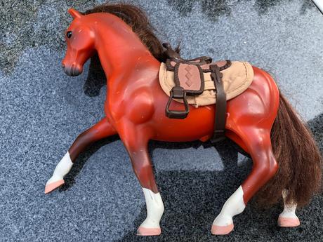 Hnedo-zrzavy kun s panenkou,