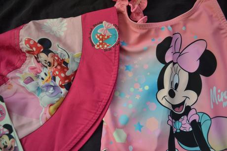 Plavky,klobouk,3x kalhotky v.122, disney,122