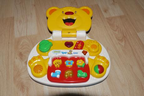 Nemecky mluvici hracka se zrcatkem od vtech,