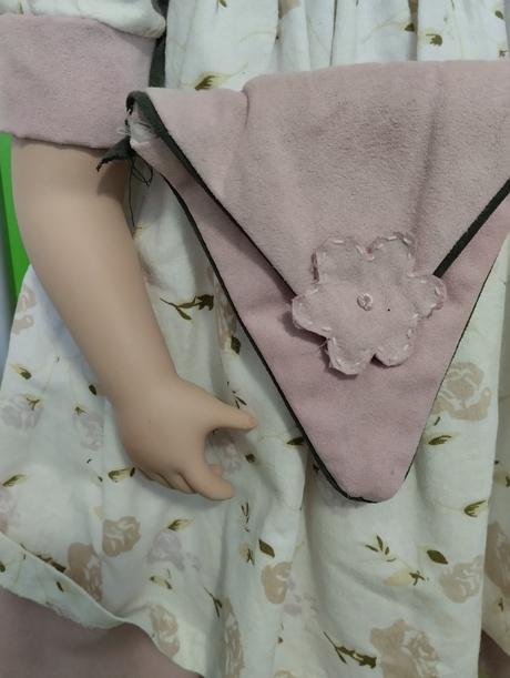 Značená mohutná porcelánová panenka,