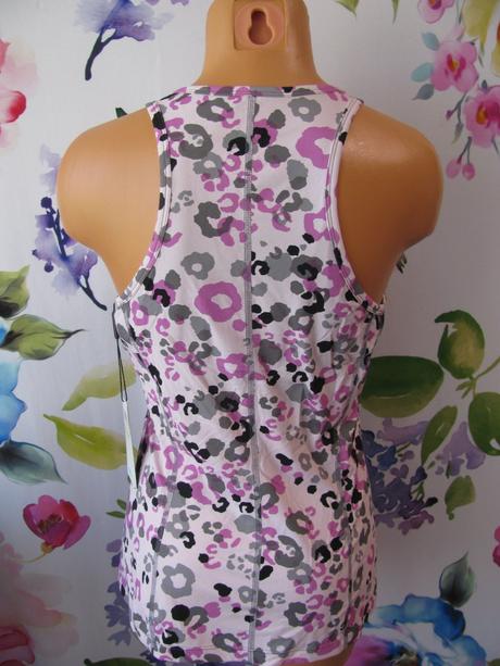 Sportovní funkční tričko s všitou podprsenkou, s