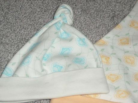 2x čepice, čepička, 62