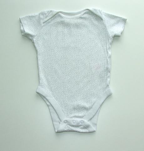 C494 bílo šedé body vel. 68, f&f,68