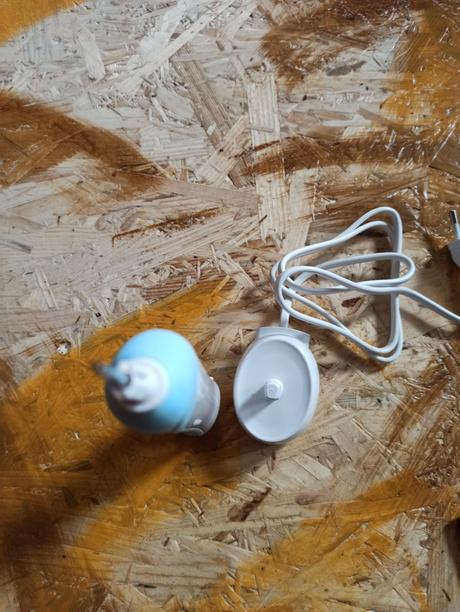 Elektrický zubní kartáček braun oral b, 