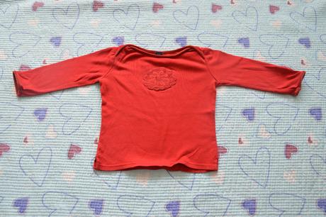 86, červené triko s aplikací květiny, gap,86