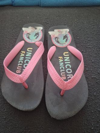 Dívčí žabky, vel. ani značka neuvedeno, 33