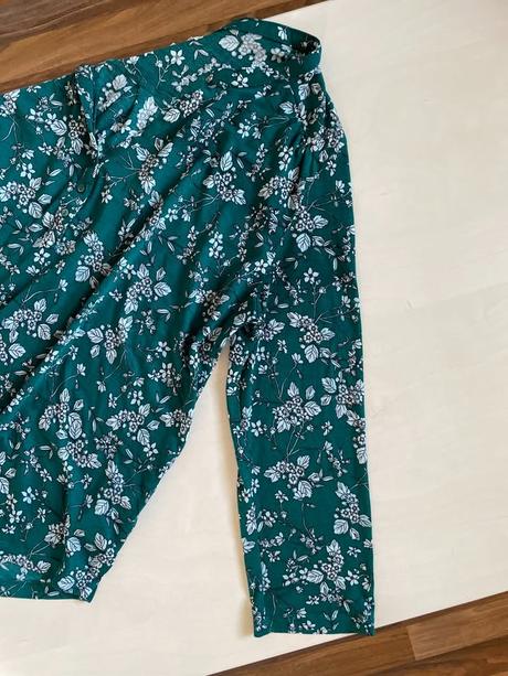 Zelená halenka s potiskem kvítků, vel m, hm, h&m,m
