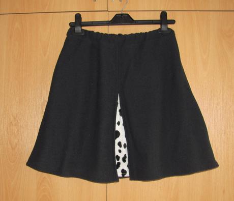 Černá flaušová sukně, 140