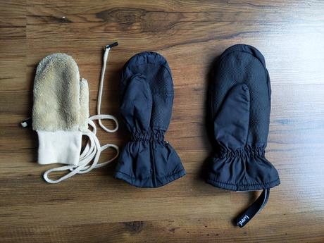 Zbylé nepárové dětské rukavice, 