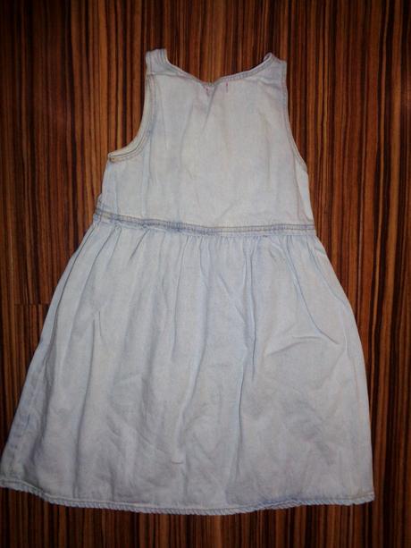 Světlé riflové šaty, 116