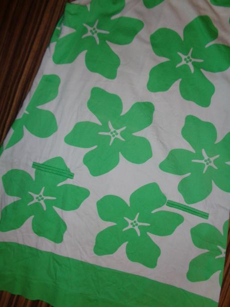 Luxusní bílé šaty se zelenými květy, zara,152