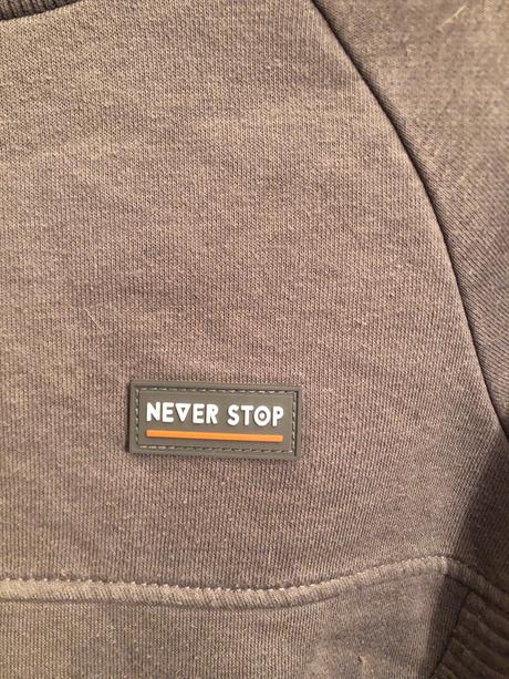 Šedá mikina s kapsičkama, 122