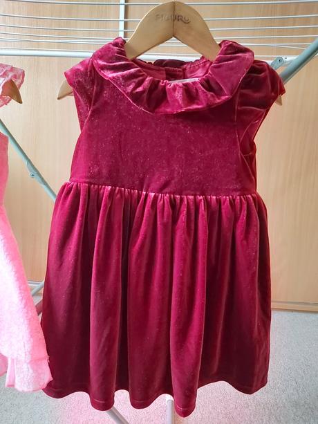 Šaty sváteční, 86