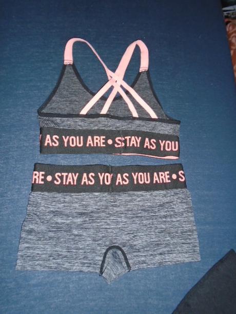 Souprava podprsenka kalhotky sportovní 134/140, 140