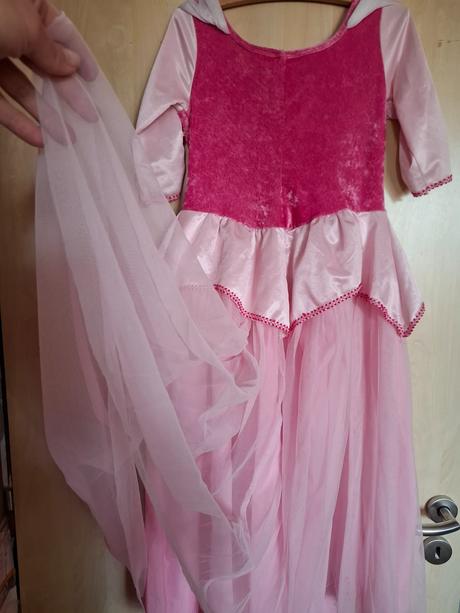 Princeznovské šaty vel 140/146/152, 140