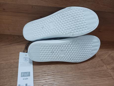 Nové přezůvky č.34, 34