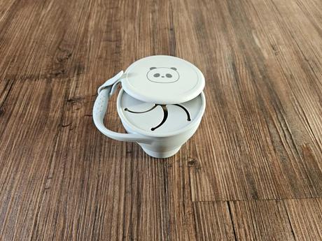 Šedý skládací silikonový hrnek na svačinu panda, 