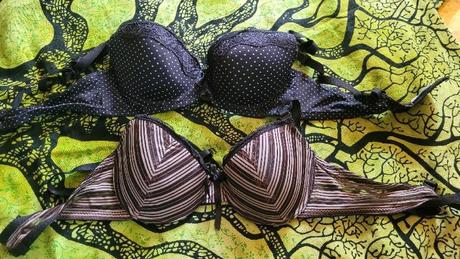 Podprsenky a tanga, 70b