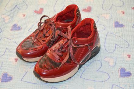 34 35 36 červené boty na tkaničky, 34