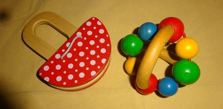 Dřevěné miminkovské hračky,