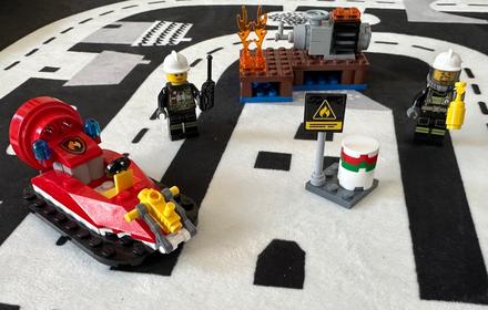 Lego city 60106 hasiči startovací sada,