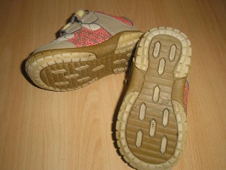 Kožené botičky, 23