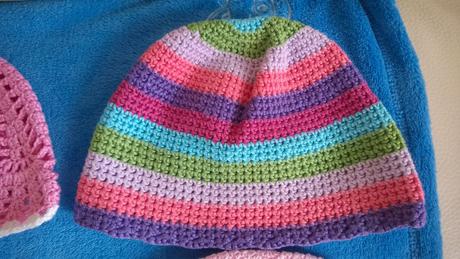 12 x háčkovaná čepička / čepice 50kč/ks, 86