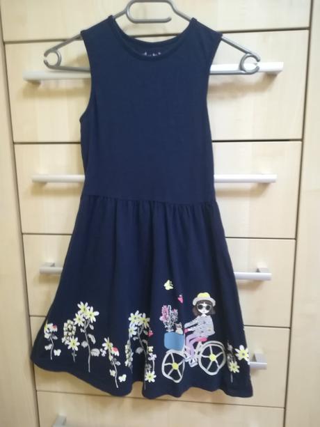Bavlněné šaty s holčičkou, c&a,134