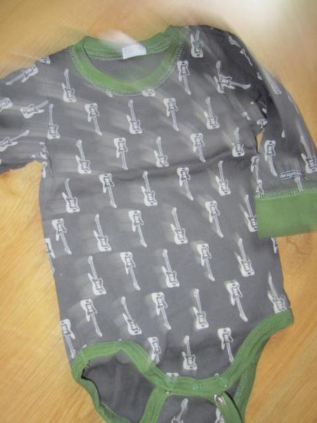 Body s kytarama pro malého rockera, lindex,74