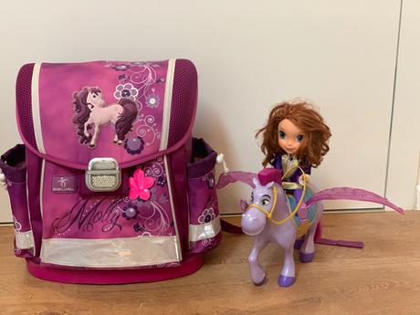 Sada pre prváčku - aktovka a bábika s koníkom, 