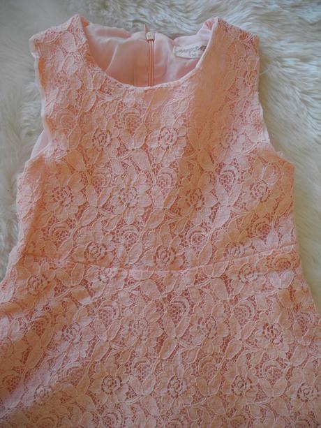 Šaty slavnostní, 104