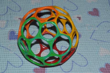 Oball 15cm (větší), děrovaný míč,