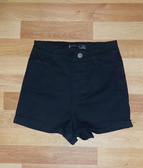 Černé kraťasy,šortky,v.32,158/164,xs, amisu,xs