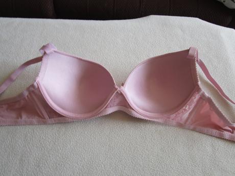 Nová, velmi pěkná růžová podprsenka s kosticemi, 80c