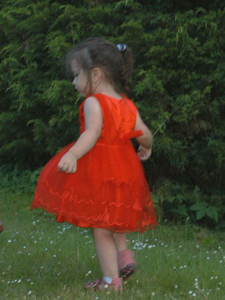 Slavnostní sváteční červené tylové šaty, 86