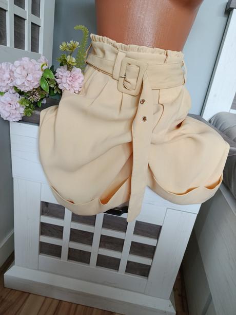 Žluté kraťasy, amisu,36