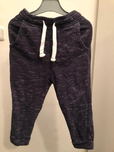 Modré tepláky se vzorkem, 92