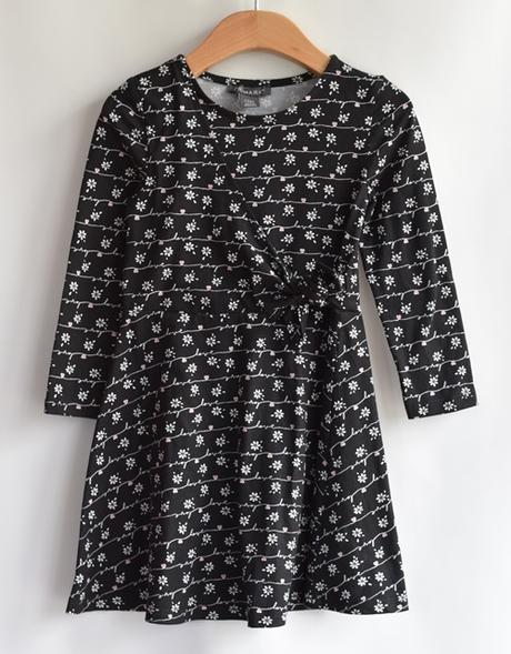 Šaty vel. 4 - 5 let, primark,110