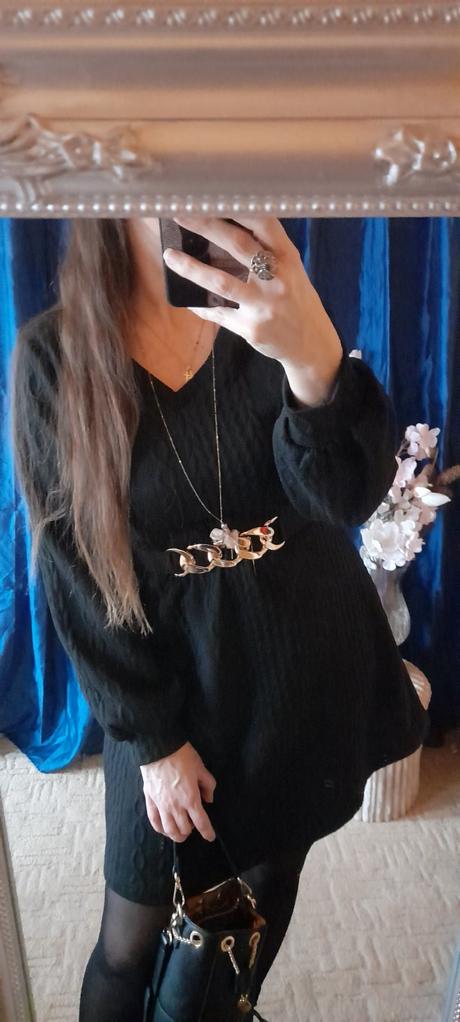 Teplákové černé šaty s embosovaným vzorem, l