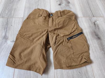 Hnědé kraťasy, 146