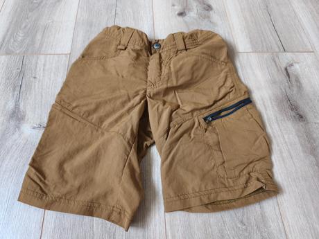 Hnědé kraťasy, 146