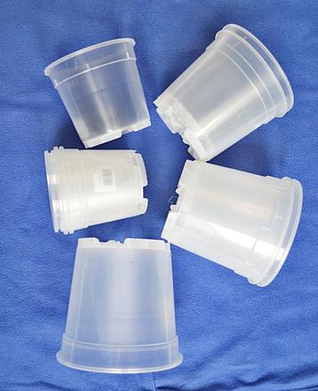 Květináč na orchidej,