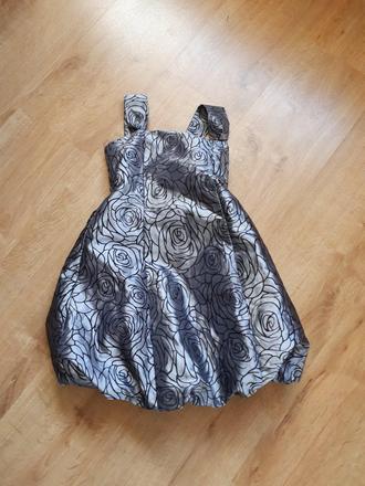 Krásné sváteční balónkové šaty, 122