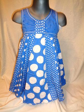 Krásné modré šaty s bílými puntíky, 116