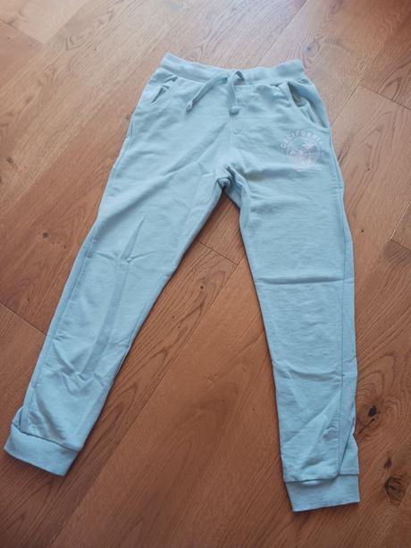 Tepláčky č.134, 134