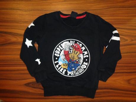 Černá mikina s aplikací, 104