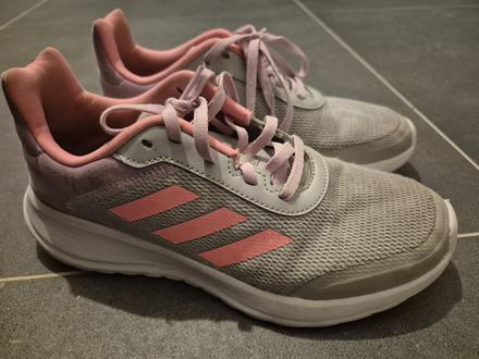 Tenisky adidas s bílou podrážkou vel. 37,5, adidas,37
