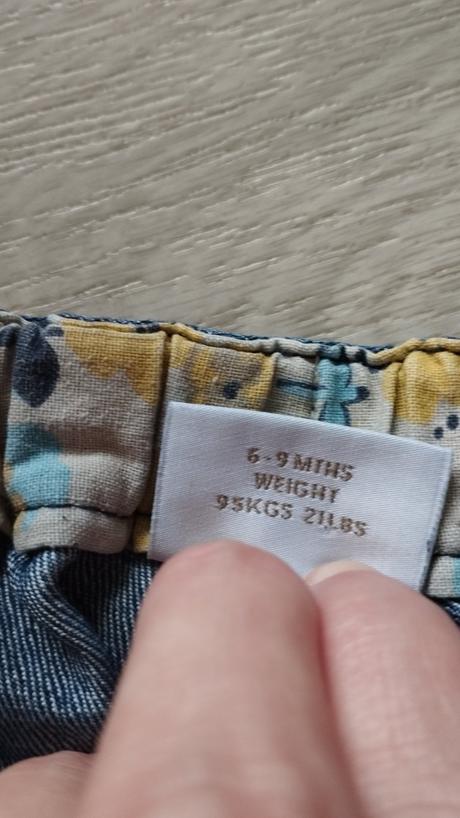 Kraťasy 6-9 m., next,74