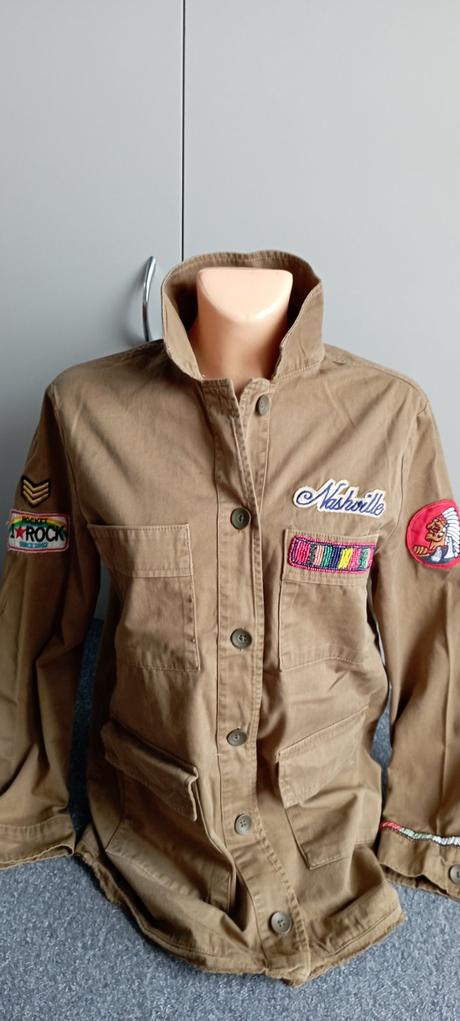 Bunda zn."bershka" vel."l", bershka,l