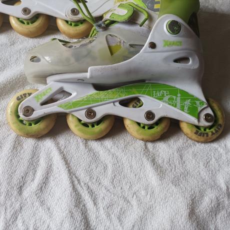 Dětské kolečkové brusle, 30